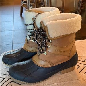 Tommy Hilfiger Wool and Leather Boots